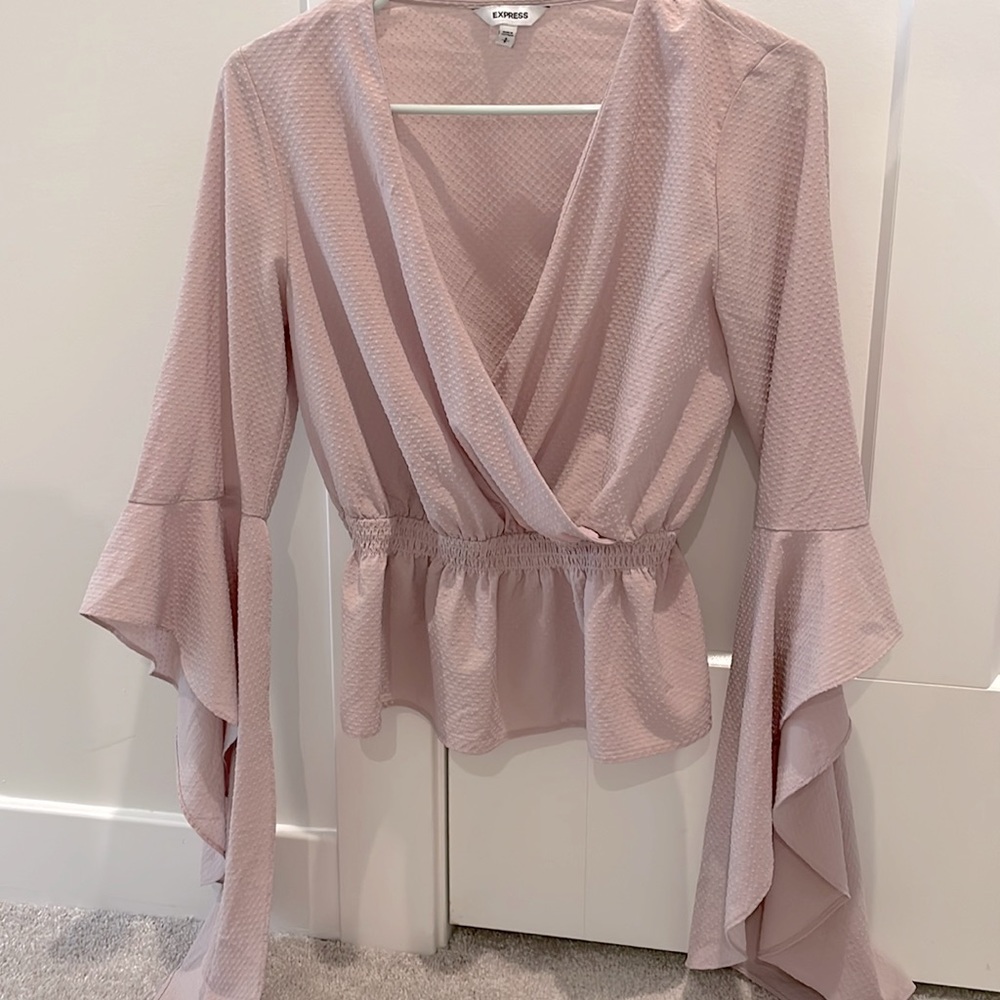 Flouncy lavender long sleeved top